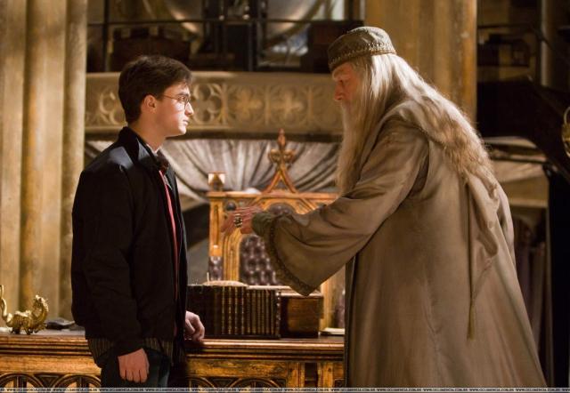 Harry-and-Dumbledore-HBP-harry-james-potter-9670430-2100-1451